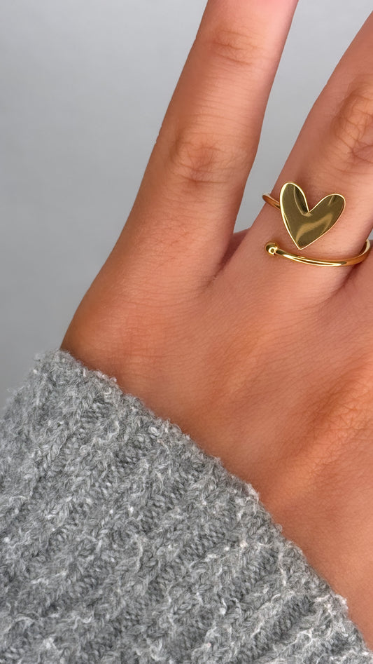 Twisted love ring
