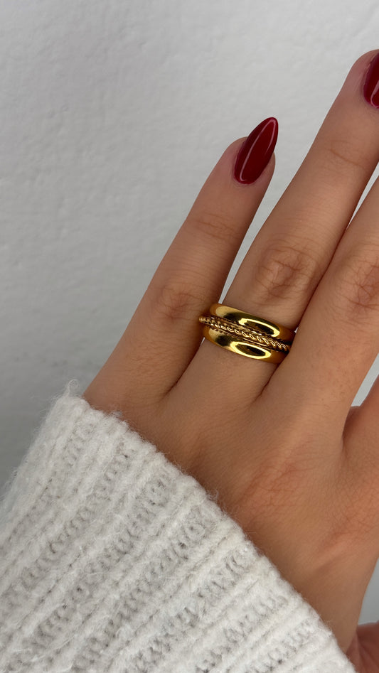 Fiora ring